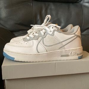 Air Force 1.   Size 7y